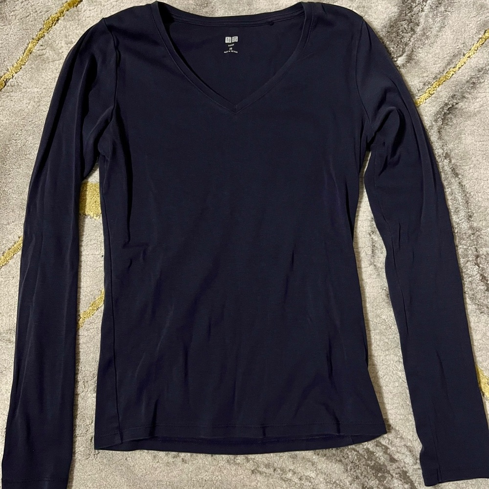 UNIQLO Navy Supima V-Neck Long Sleeve
